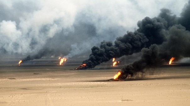 PUITS PETROLE EN FEU